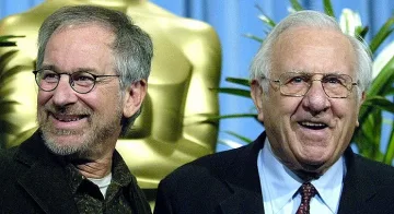 На 103 почина бащата на Стивън Спилбърг