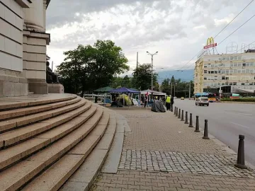 Политолог предупреди за опасна измет на улицата!