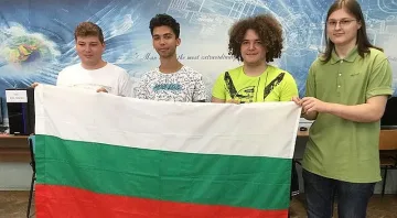 Наши ученици с медали от олимпиада по биология