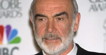 Най-добрият 007 чукна 90