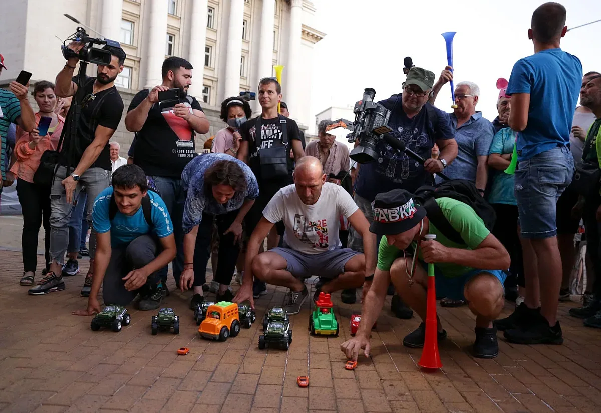 Плоски съботни номера на протестърите