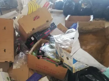 Гнус и зарази в заведение в София (СНИМКИ)