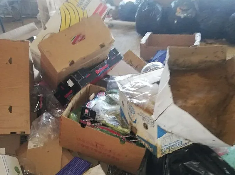 Гнус и зарази в заведение в София (СНИМКИ)