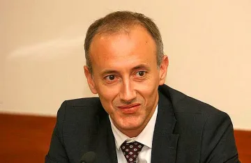 Ограничават контактите учител ученик