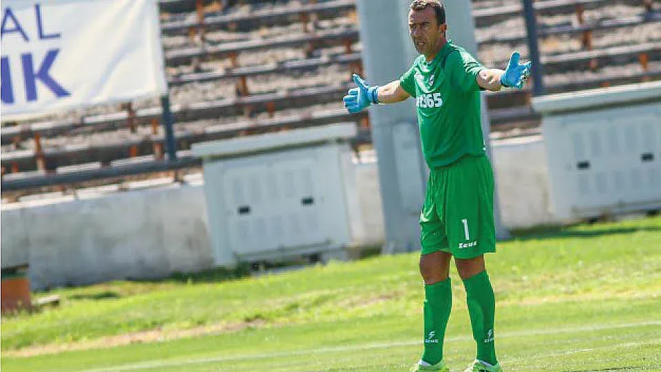 Наш вратар се запъна -  ще играе поне до 50 години