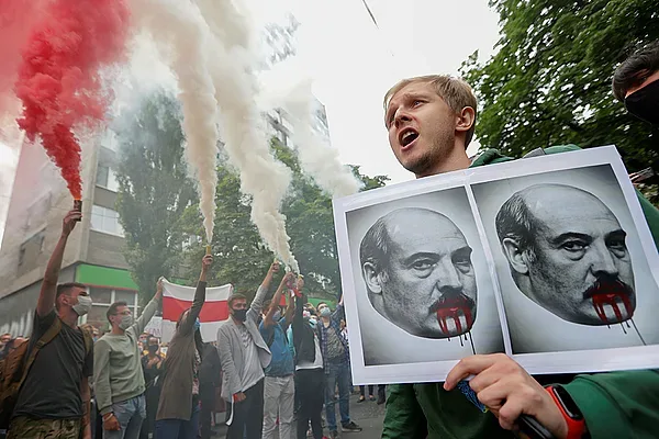 Стотици изчезнали в Беларус, 4 мъртви на протеста