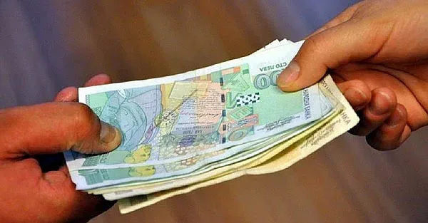 Общински служители са в схема за изнудване