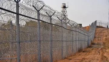 Сърбия вдига ограда по границата с България