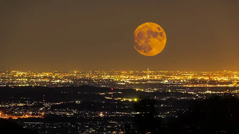 Идва първата суперлуна за годината. Следват още три зрелищни събития