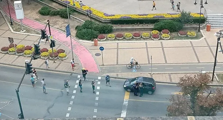 Шофьорка на косъм от скандал с палаткаджиите