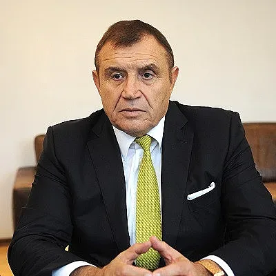 Не съкратихме миньори, не намалихме заплати