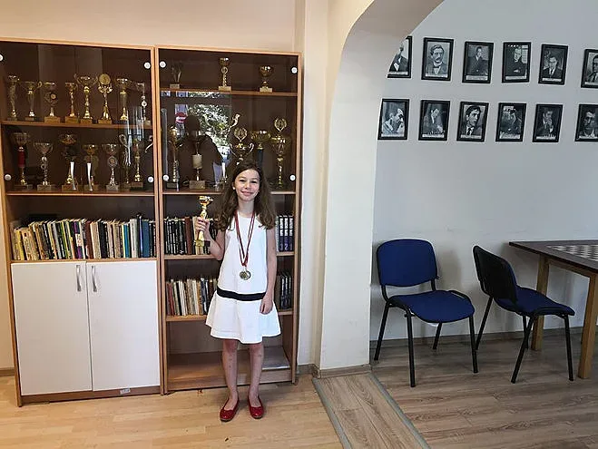 Три медала завоюва старозагорската шахматистка Фабиана Костадинова