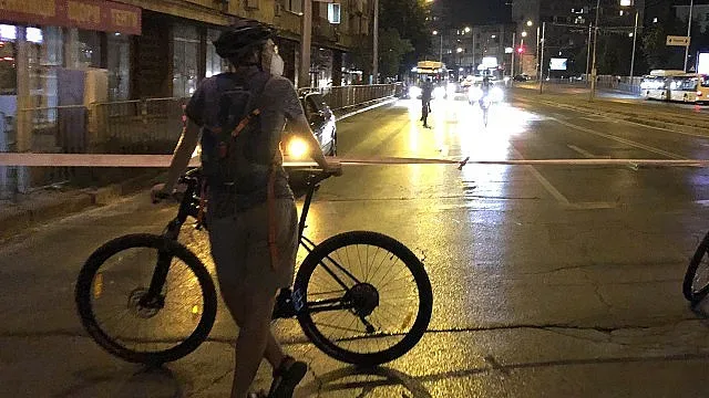 Три кръстовища в София остават блокирани