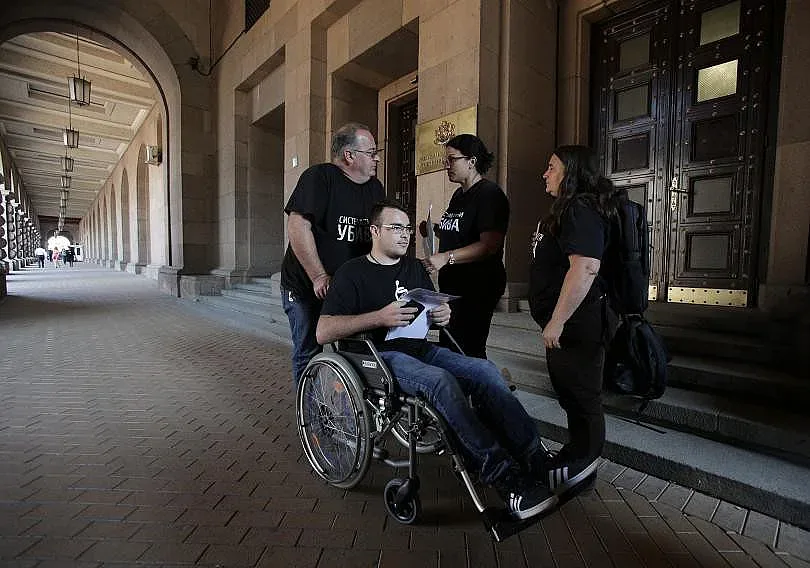 Грижата за хора с увреждания става трудов стаж