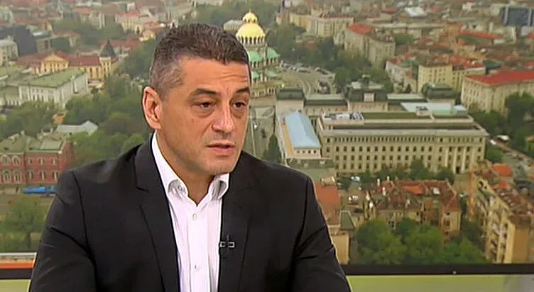 Янков: Отровното трио ще прави партия на олигарси