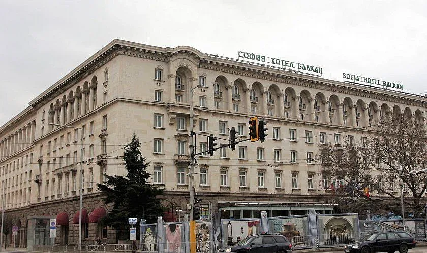Бившият хотел Шератон с нов собственик