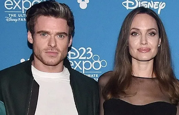 Джоли флиртува с двойник на Брад Пит