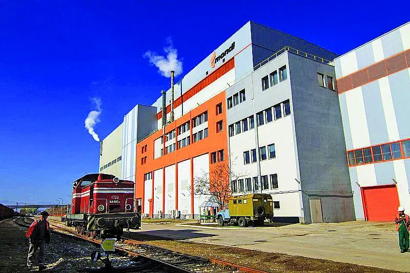 Как държавата ще спаси най-големия завод за хартия?