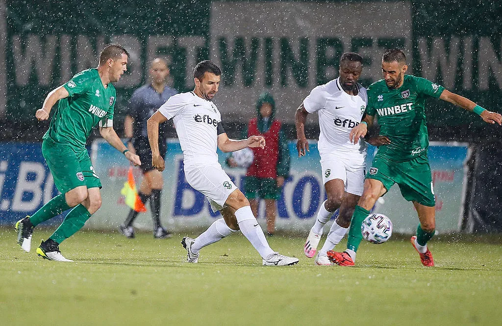 Студен душ за Лудогорец във Враца