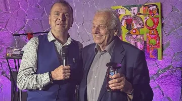 Голяма изненада за доайена на поетите