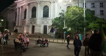 Ново пет! Пейки вместо палатки на кръстовища