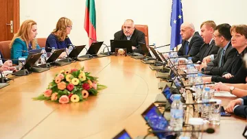 Два варианта за кабинета: До октомври или до март