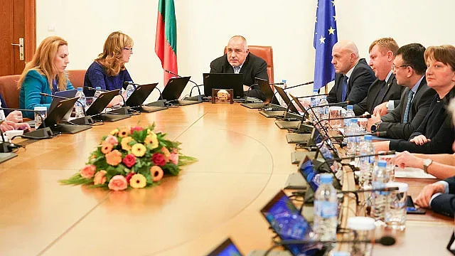 Два варианта за кабинета: До октомври или до март