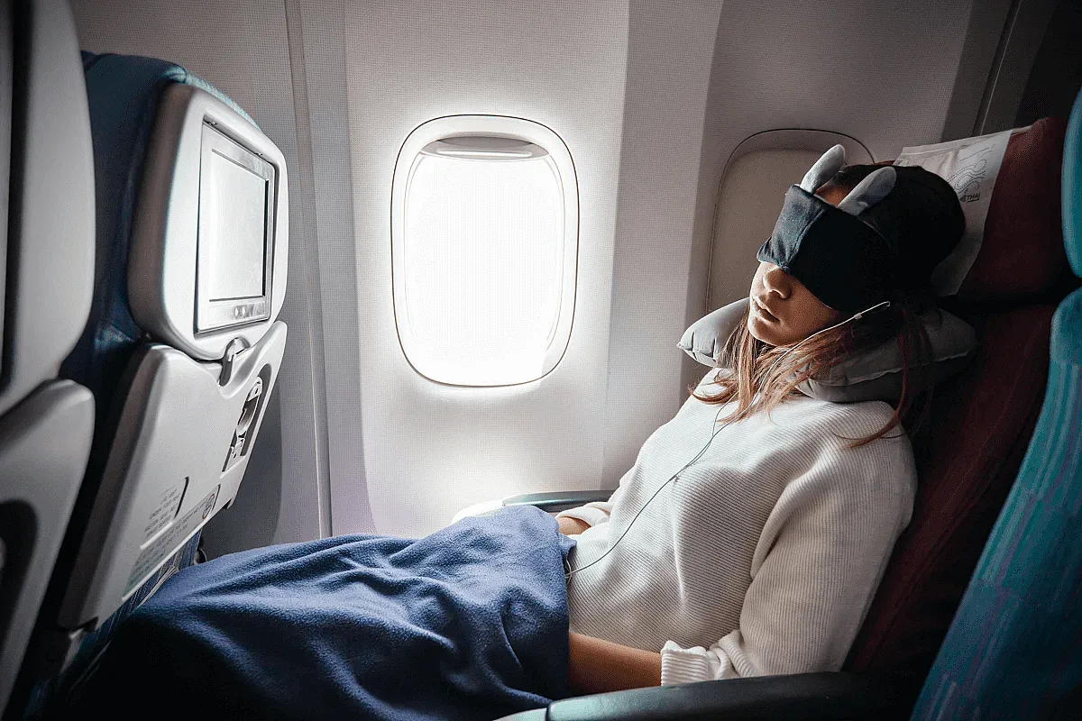Защо не бива за се спи в самолета?