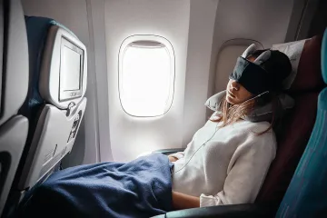 Защо не бива за се спи в самолета?