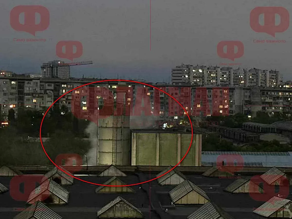 Гори легендарен завод у нас!