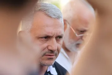 Хаджигенов обижда и псува влогър на протеста