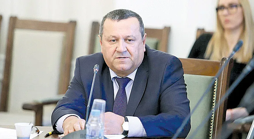 Аде­мов: Мер­ки­те са на прин­ци­па “За все­ки­го по не­що”