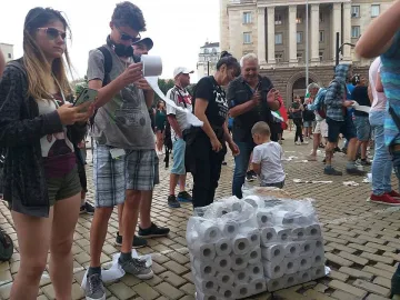 Социоложка плаши с много по-голям протест