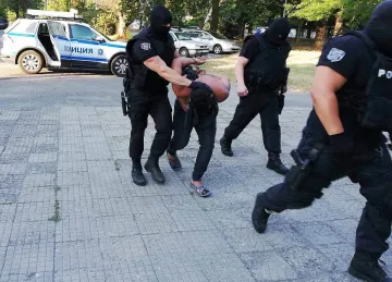 Качулки в гетото на Бургас, какво става?