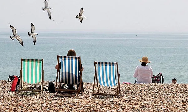 България пуска украинци без PCR