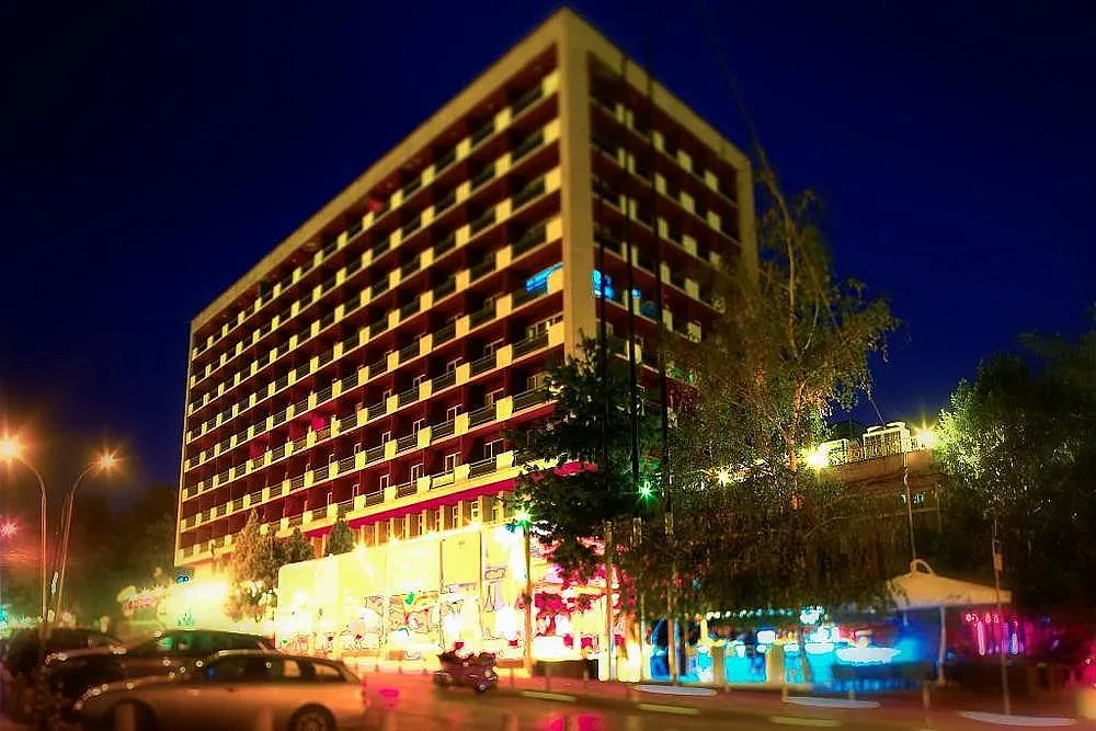 Хотел "Рила" става жилищен комплекс