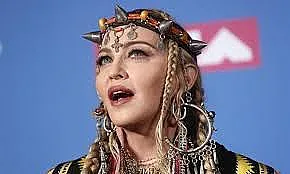 Нарочиха Мадона за фалшиви новини