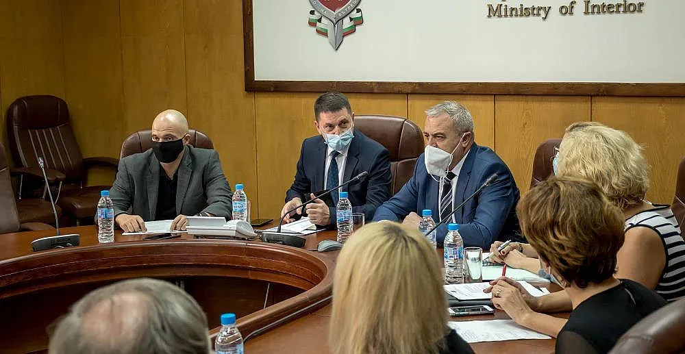 МВР-министър и синдикати обсъждаха заплащането
