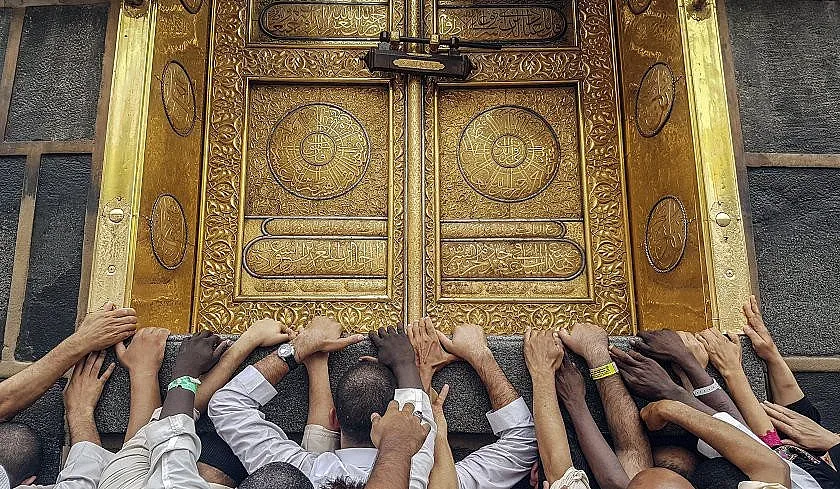 Пускат само 1000 души на поклонение в Мека
