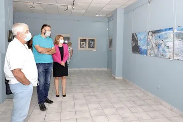 Откриха изложба „Рисунка и малка пластика“ на млади творци