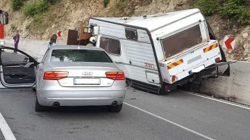 Две жертви след страшен сблъсък на пътя