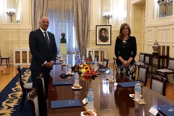 България поиска отваряне на КПП-та с Гърция