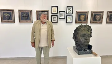 Бетовенови маски, изваяни от Вежди, оживяват в едноименната галерия