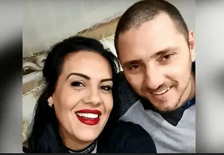 Брутално! Газят, бият и мушкат боксьор