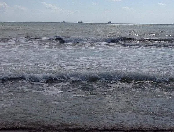 Спасители: Мъртвото вълнение е страшно