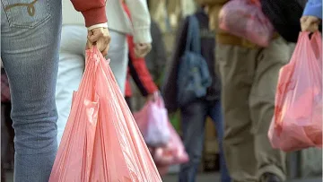 Направиха найлонови торбички, разтворими във вода