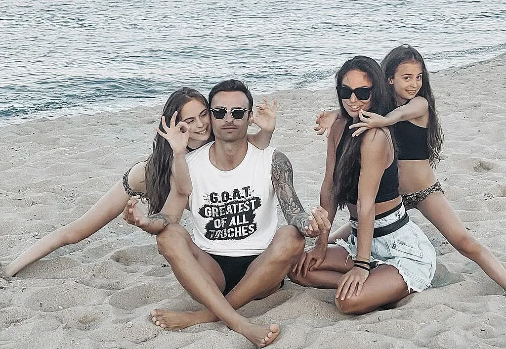 Бербо заведе жените на плажа