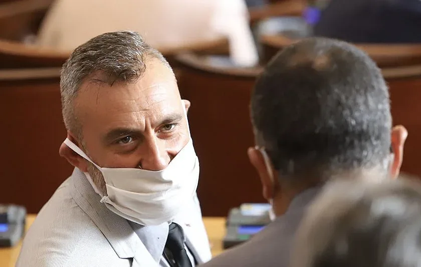 Ако Горанов се върне в парламента, Вельов излиза