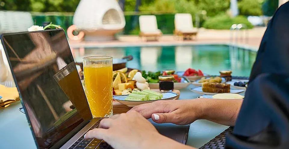 Хотел на морето шашна с 40 лв. такса интернет