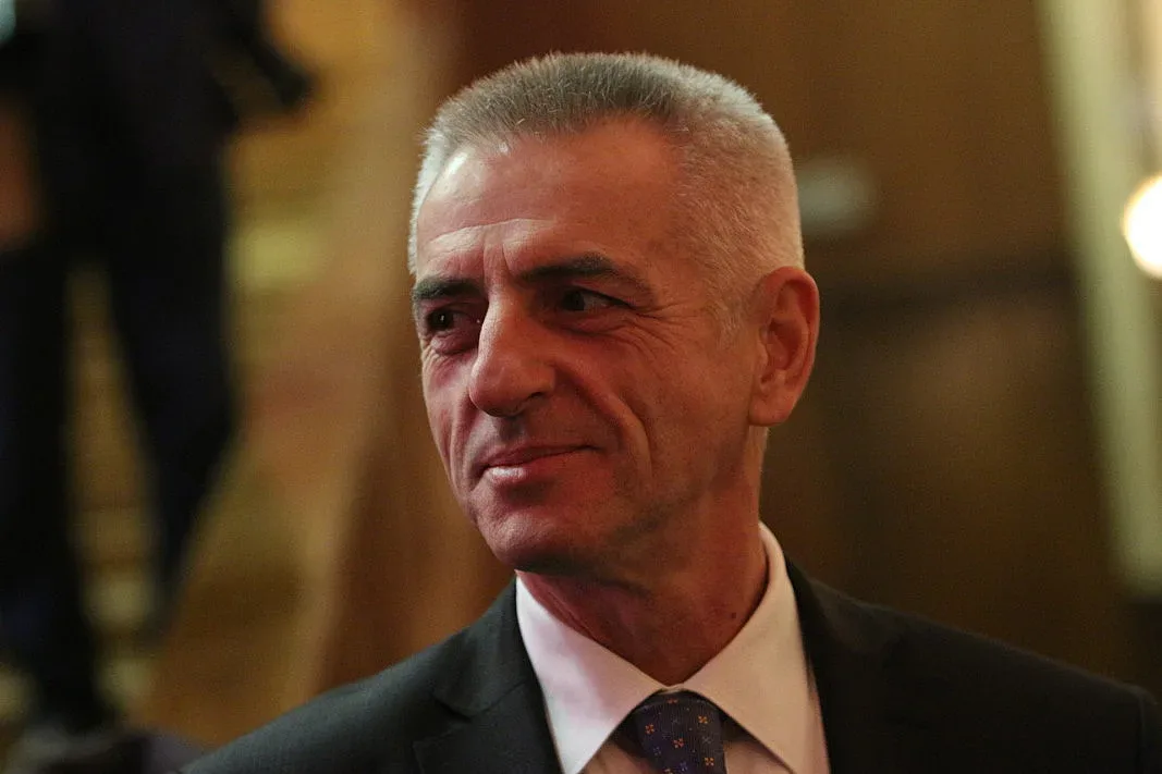 Кабинетът махна шефа на НСО